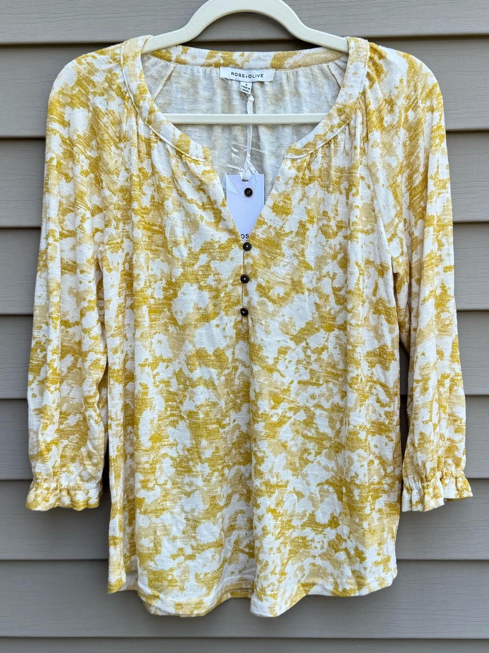 NWT Rose + Olive Small Mustard Floral Boho 3/4 Sleeve Henley Top